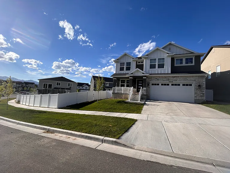 1544 W Stone Gate Dr — Photo 1