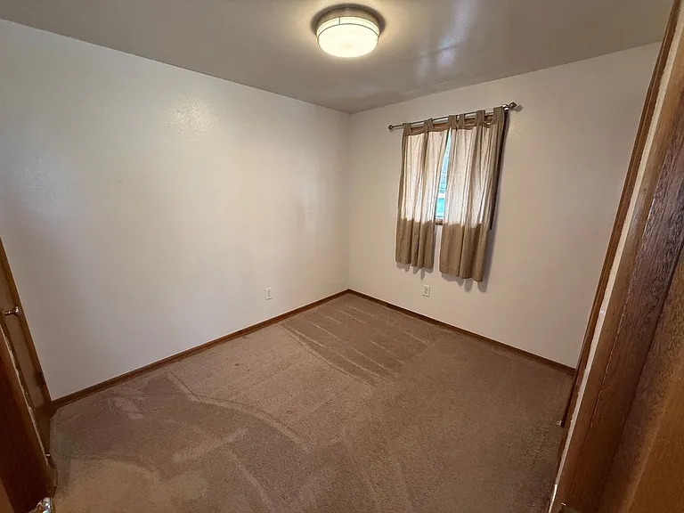 607 C Street in Cheney Near EWU Campus! — Photo 10