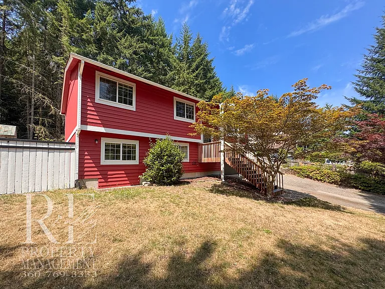 7611 Oak Park Dr NW — Photo 29