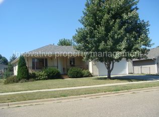 2213 S Cambridge Ave, Sioux Falls, SD 57106