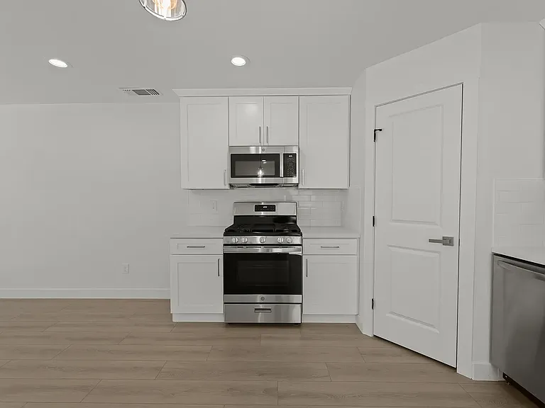 2565 Lexington St #2565 — Photo 12