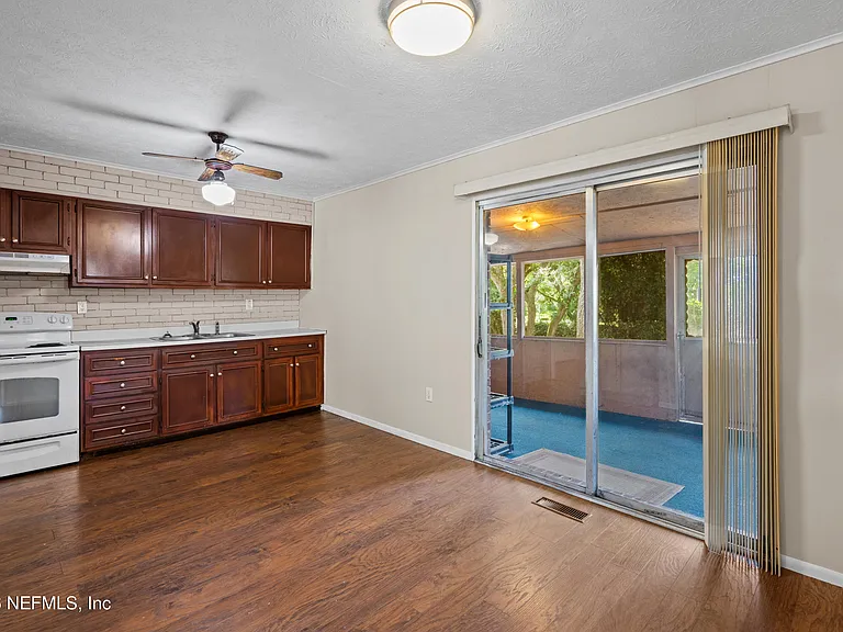 253 Cowry Rd — Photo 11