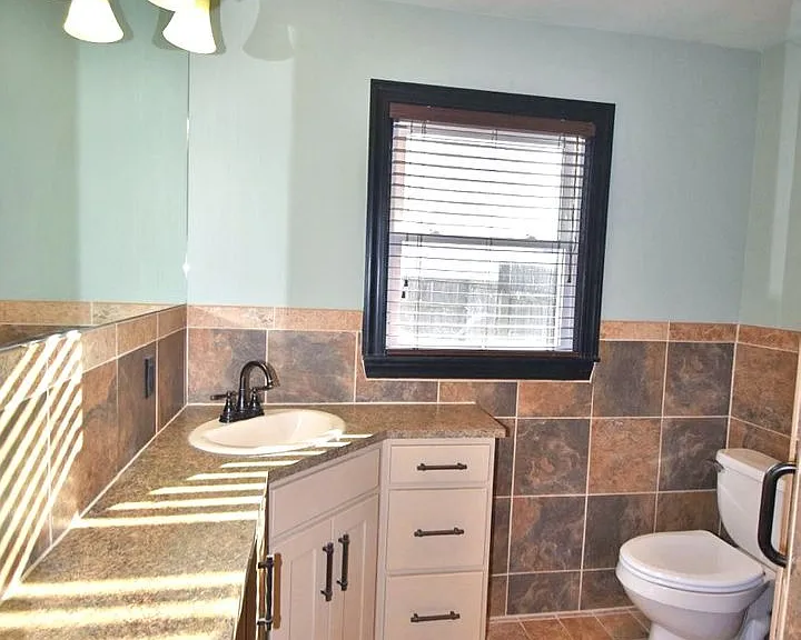 304 Jakes Ave — Photo 15