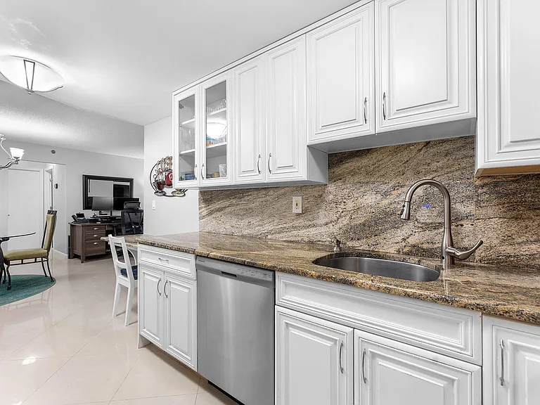 3215 S Ocean Blvd #407 — Photo 8