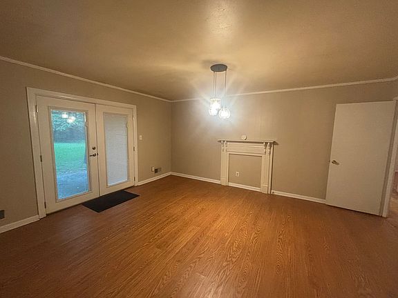 3rd image of 1735 Cardinal Rd
