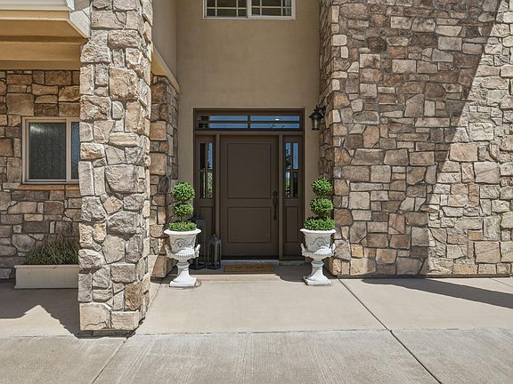 4th image of 200 W Briggs Cir