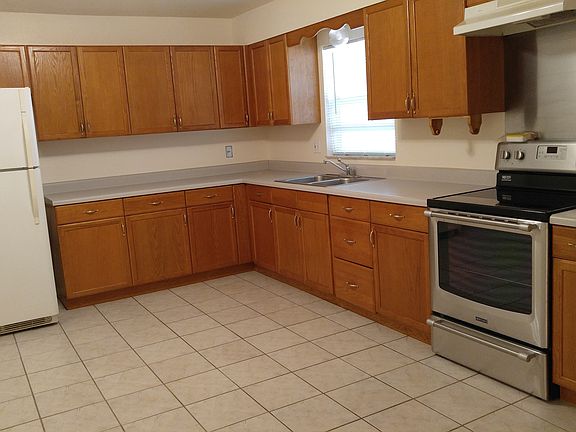 3rd image of 9806 James St