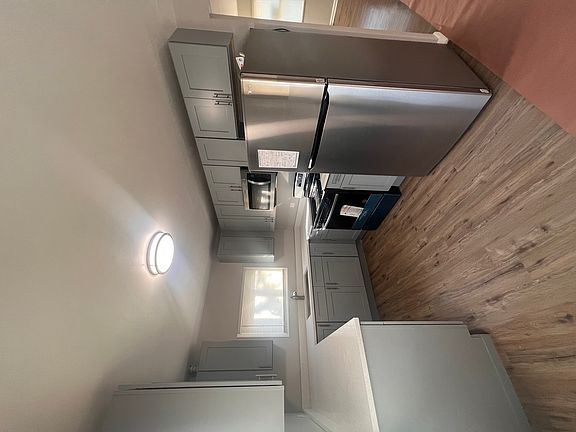 3rd image of 3043 Sussex Ave