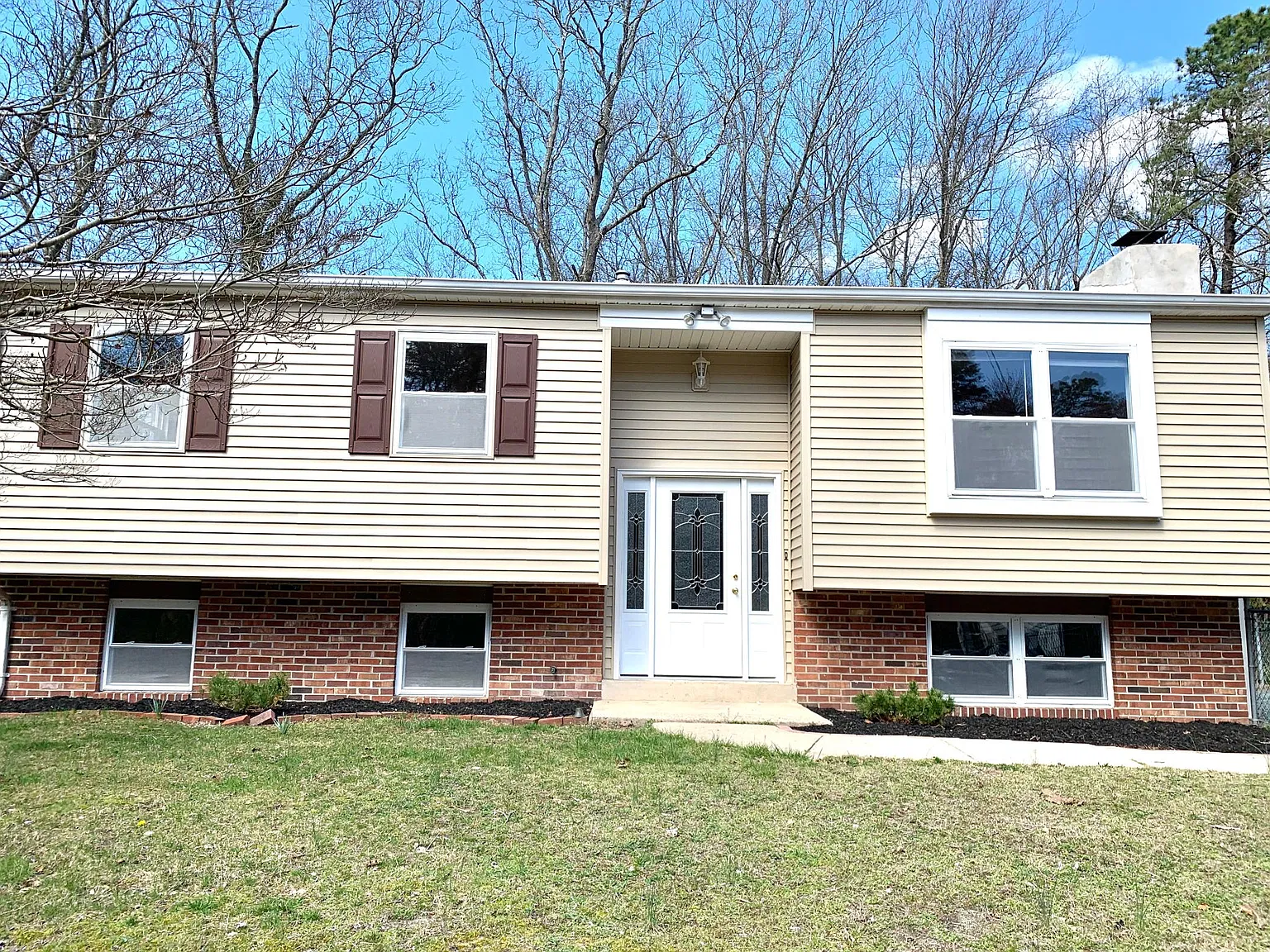 3 bed, 2260 sqft, $3,500 — Photo 4