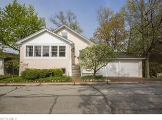 19340 Frazier Dr, Rocky River, OH