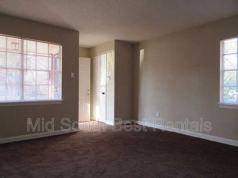 3636 Faxon Ave — Photo 4