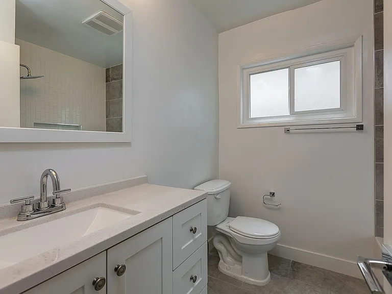 Pine Crest Apartments — Photo 20