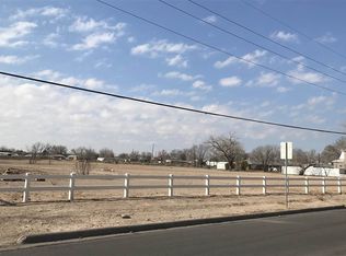 402 E Country Club Rd, Roswell, NM 88201