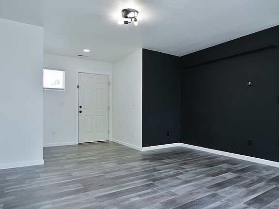 5th image of 18533 94th Ave E