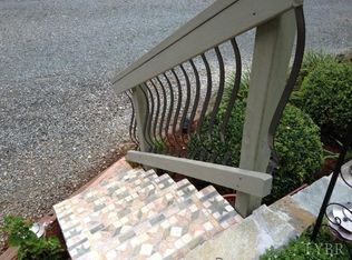 316 Mapleridge Dr, Wirtz, VA 24184