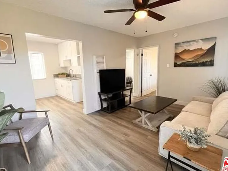 4416 S San Pedro St — Photo 2