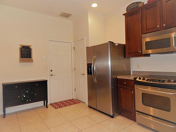 4th image of 7053 Roundleaf Dr