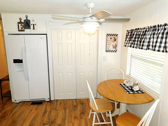 5th image of 11024 Bluebird Dr