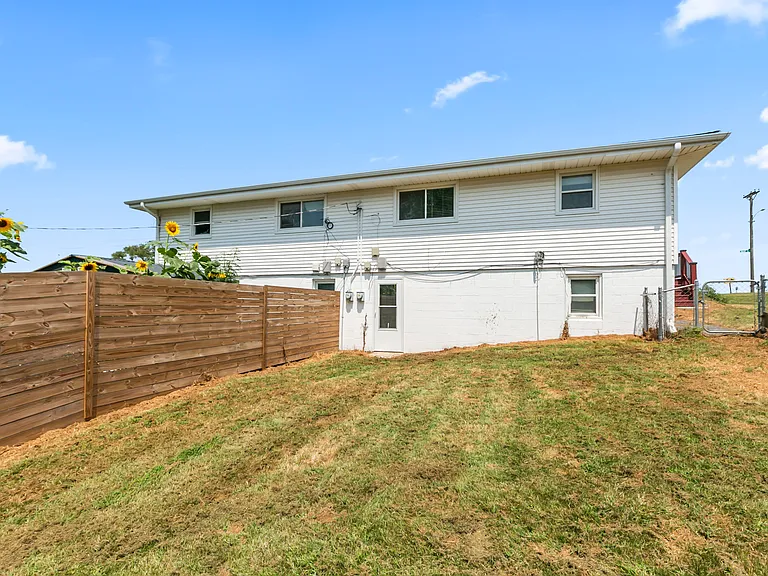 4505 Bancroft St — Photo 33
