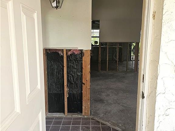 4th image of 27226 Barefoot LN