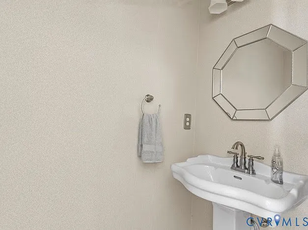 11409 Friars Walk Ct — Photo 14