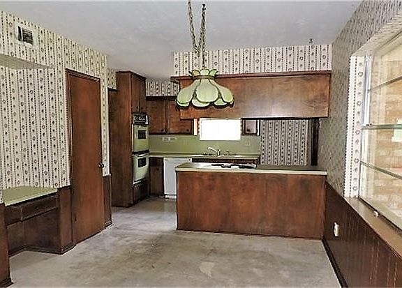 5th image of 3846 Woodbriar Dr