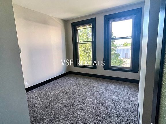 5th image of 118 1/2 W Water St APT 6
