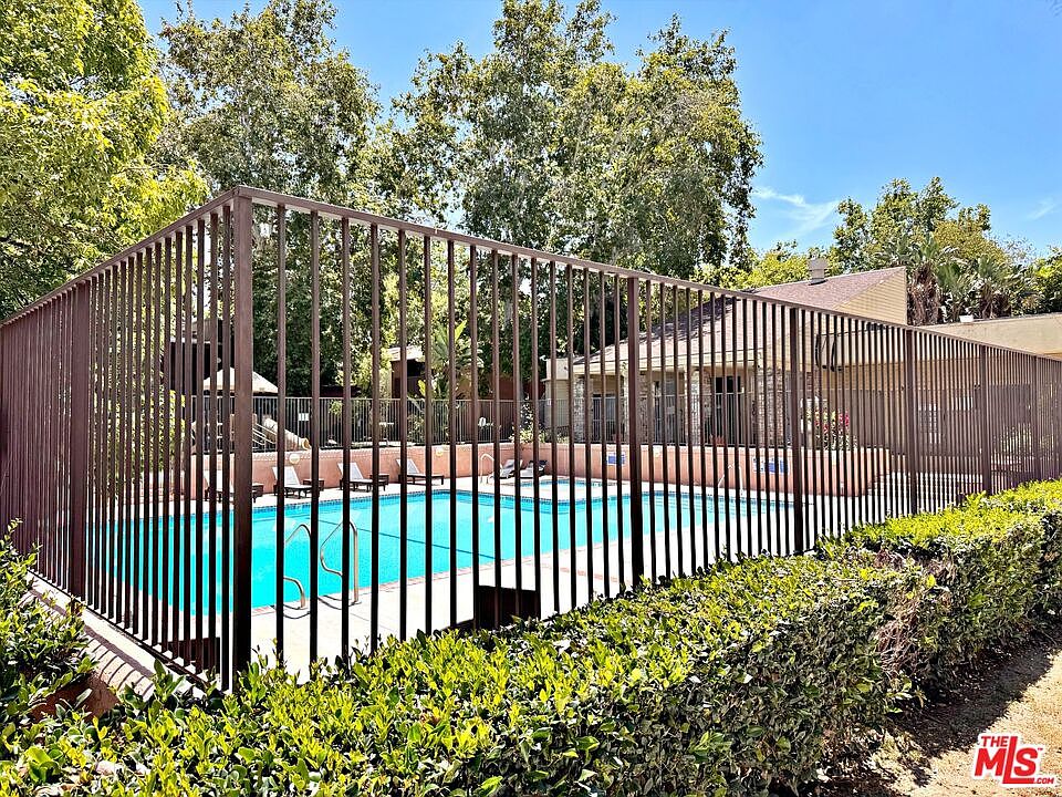 1st image of 18350 Hatteras St APT 152