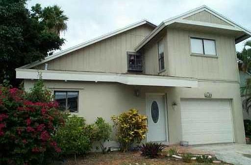 2 story family home on quiet cul de sac street