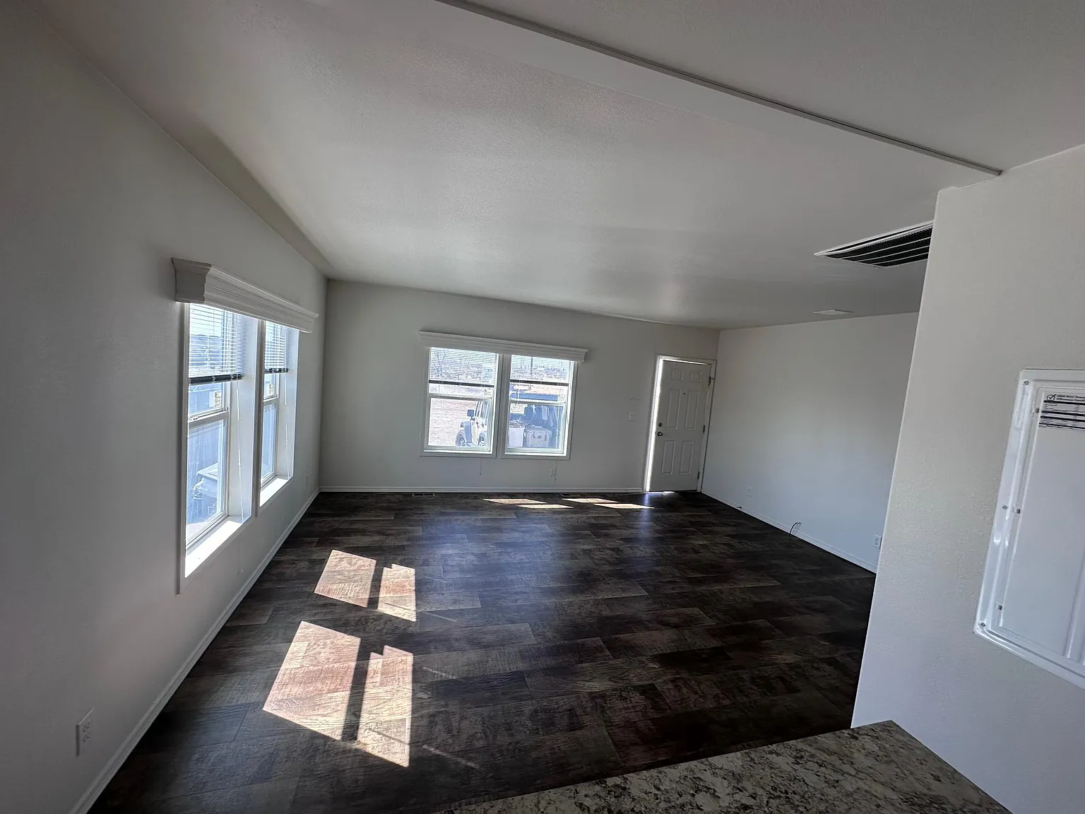 2 bed, 1100 sqft, $1,150 — Photo 2