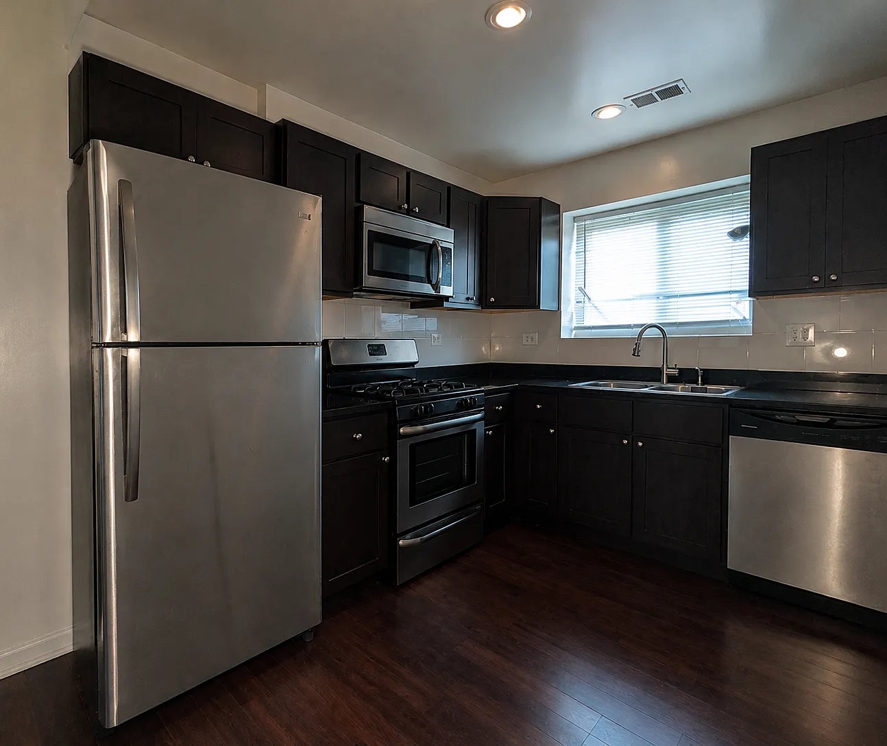 2530 W Fitch Ave — Photo 3