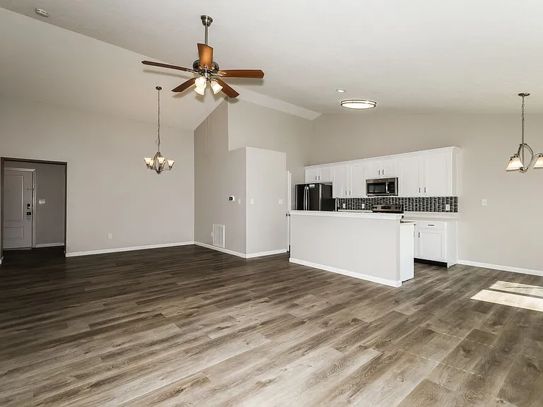 4557 Walcott Dr — Photo 3