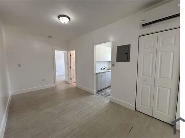 1051 NW 2nd St, Miami, FL
