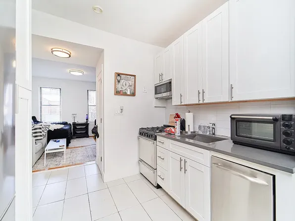 236 E 33rd St, New York, NY