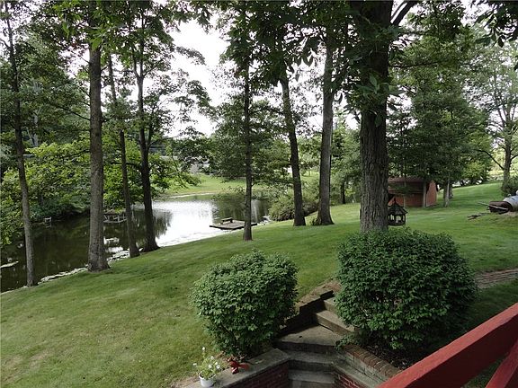 3rd image of 997 Country Club Dr
