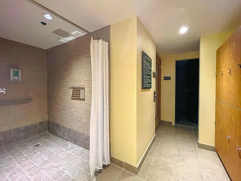 2681 N Flamingo Rd #902S — Photo 35