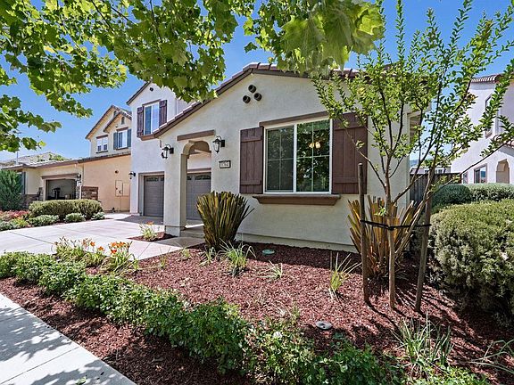 2nd image of 1764 Tarragon Dr