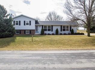 6613 Glenview Rd, Deforest, WI 53532