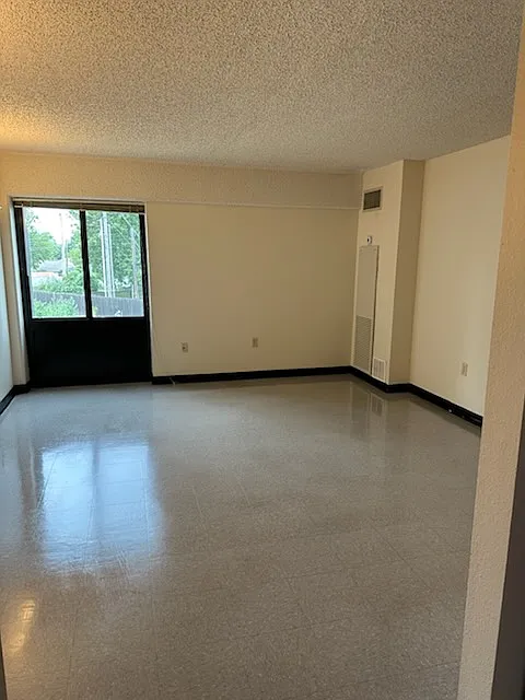 1 bed, 550 sqft, $755 — Photo 2