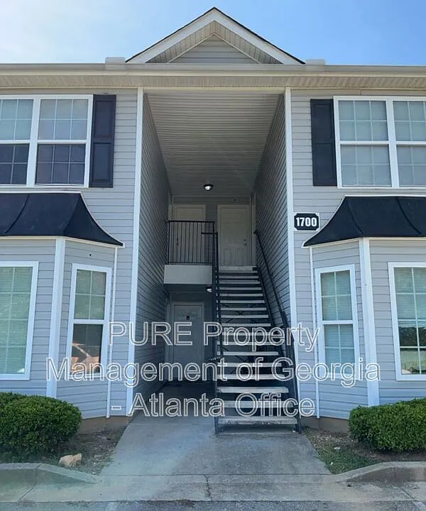 1700-1706 Stonehaven Cir