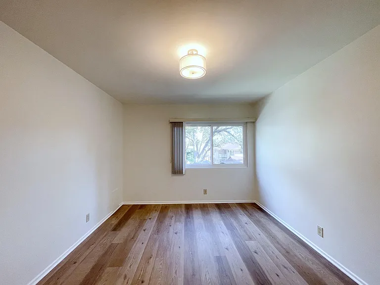 241 S Oakland Ave #7 — Photo 14