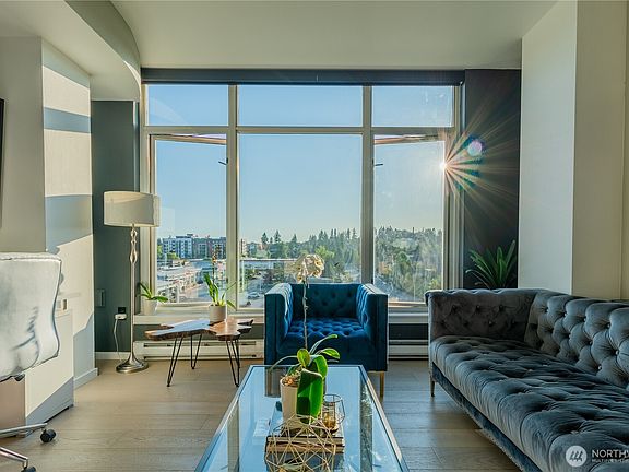 3rd image of 1188 106th Avenue NE #427