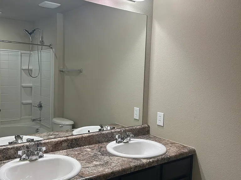 124 Brooklawn Dr — Photo 6