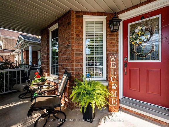 2nd image of 80 Heartleaf Cres