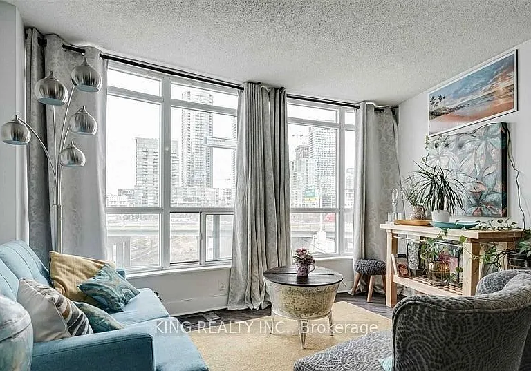 550 Queens Quay W #711 — Photo 6