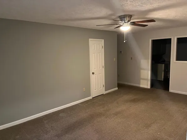 436 Natchez Trace Dr #D14, Lexington, TN 38351
