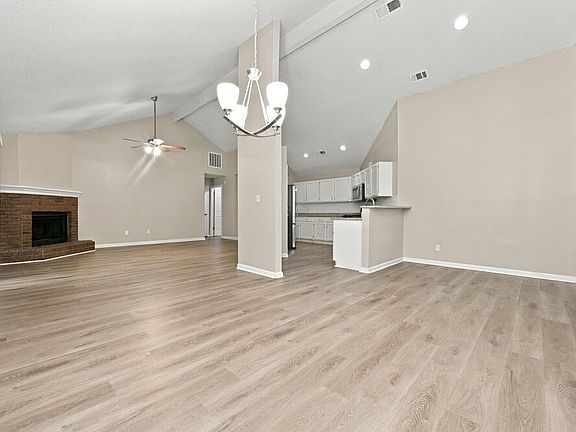 5th image of 359 Tait Rd