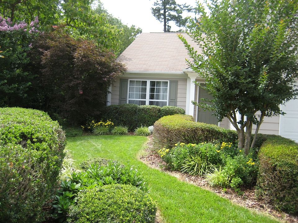2nd image of 302 Montvale Ct