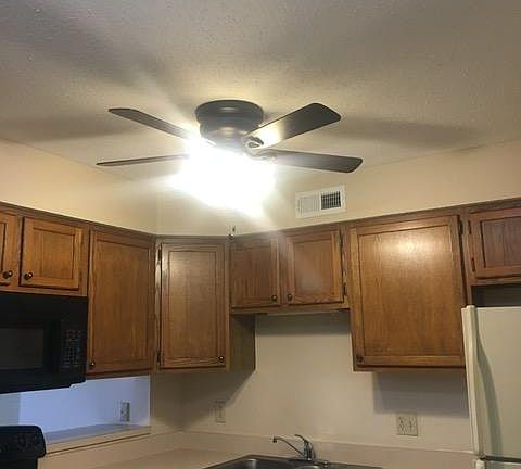 4th image of 3114 Edwards Pl APT 204