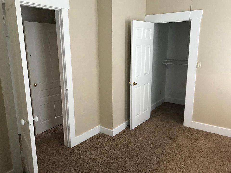 3rd bedroom with walk in closet